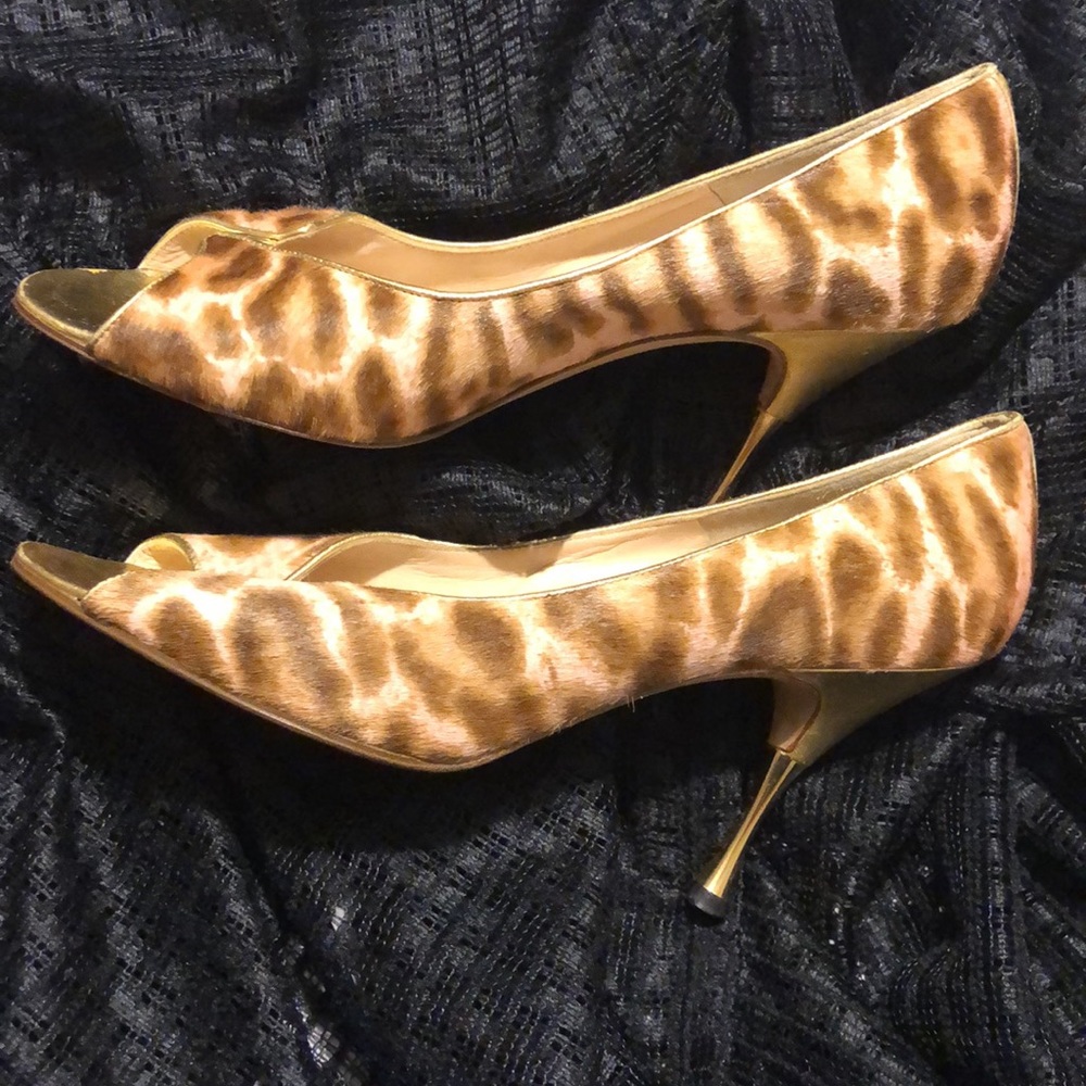Manolo Blahnik Leopard Print Heels - Picture 6 of 11